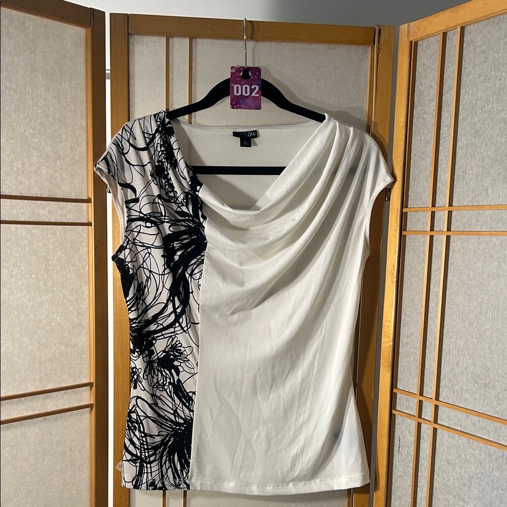 East 5th Black and White Floral Blouse